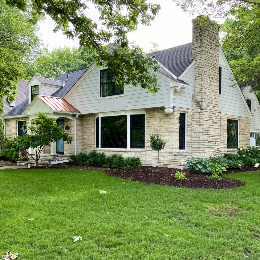 Primary Photo - 5351 Kellogg Ave