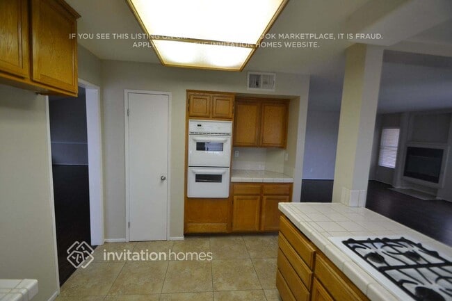 Foto del edificio - 5319 Gardendale Ln