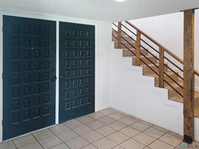 Building Photo - 1710 Fairway Terrace
