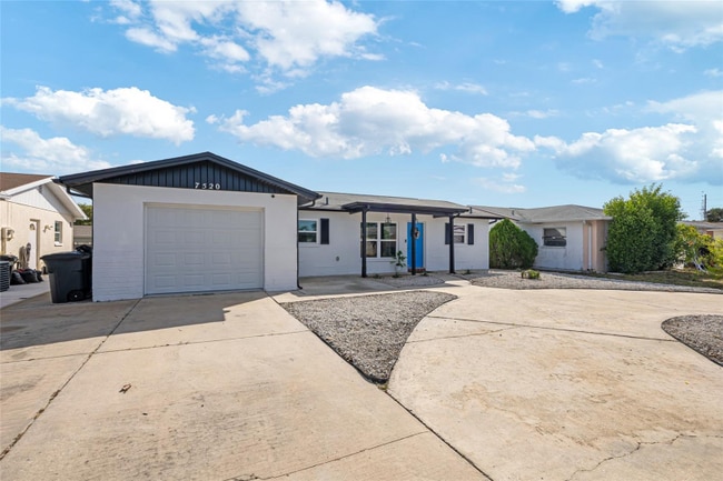 Building Photo - 7520 Hawthorn Dr