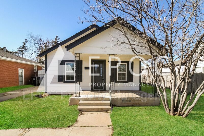 Foto principal - 3229 S Douglas Ave