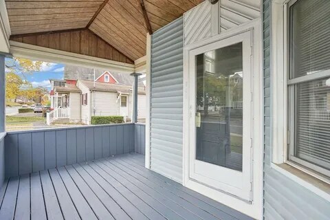 Foto del edificio - 528 Broadway St