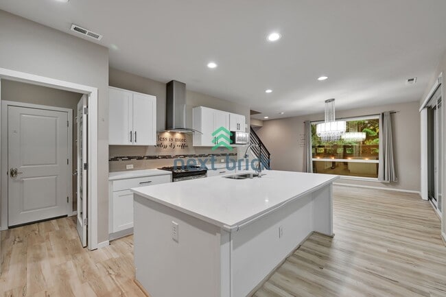 Building Photo - 3 BED & 2.5 BATH SINGLE FAMILY HOUSE FOR RENT