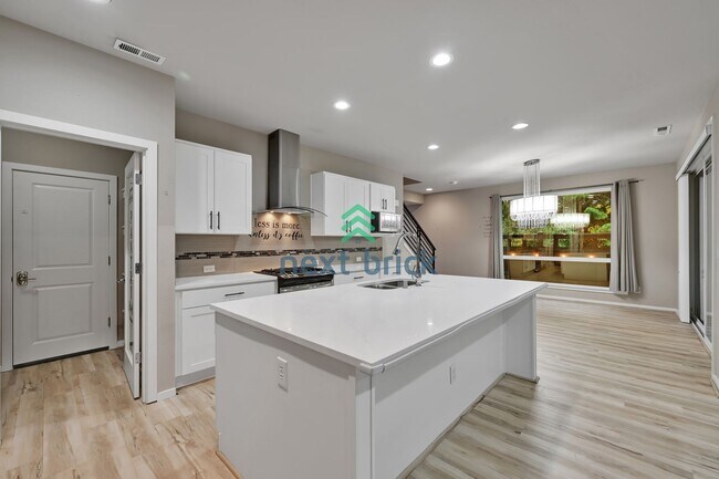 Foto del edificio - 3 BED & 2.5 BATH SINGLE FAMILY HOUSE FOR RENT