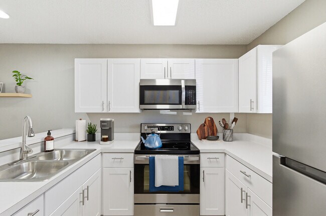 Building Photo - Townhomes at TSC