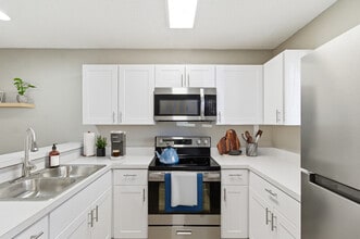 Building Photo - Townhomes at TSC