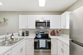 Building Photo - Townhomes at TSC