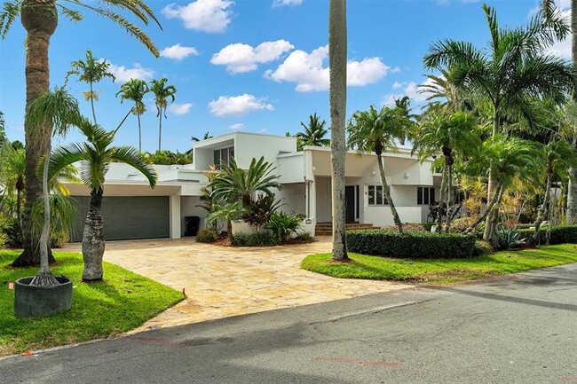 Building Photo - 18 Nurmi Dr