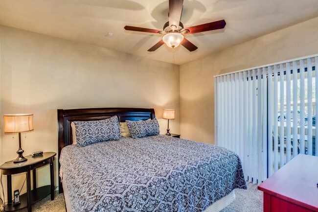 Building Photo - 2 br, 2 bath  - 2550 E. River Rd. #7101