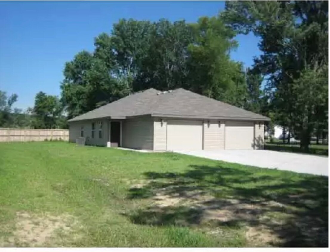 Foto principal - TWO BEDROOM DUPLEX IN THE HEART OF ELKINS ...