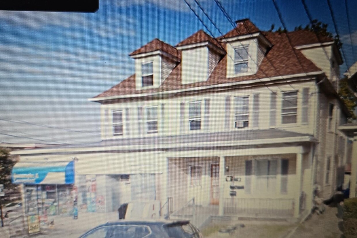 Primary Photo - 1403 N Washington Ave