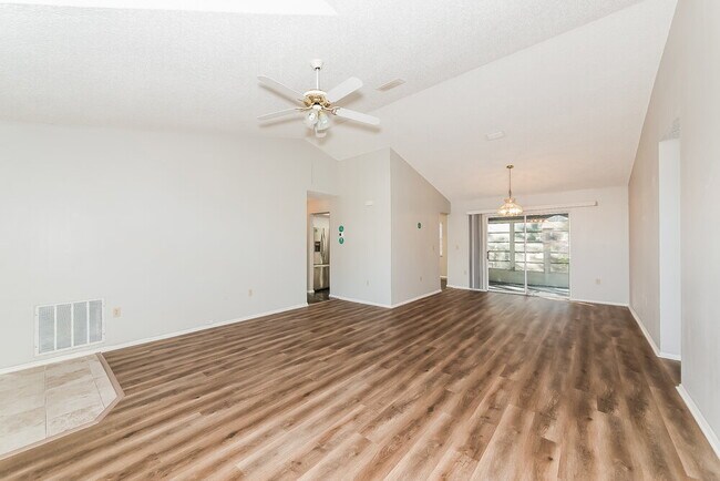 Foto del edificio - 3302 56th Terrace E