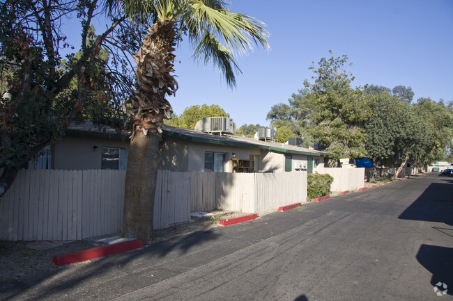 Building Photo - Turney Apartments