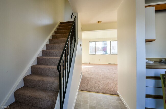 Foto del edificio - 2 br, 1 bath Townhome - 20 Hillcrest Dr