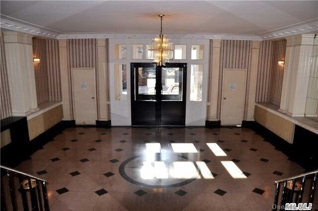 Foto del edificio - 96-11 65th Rd