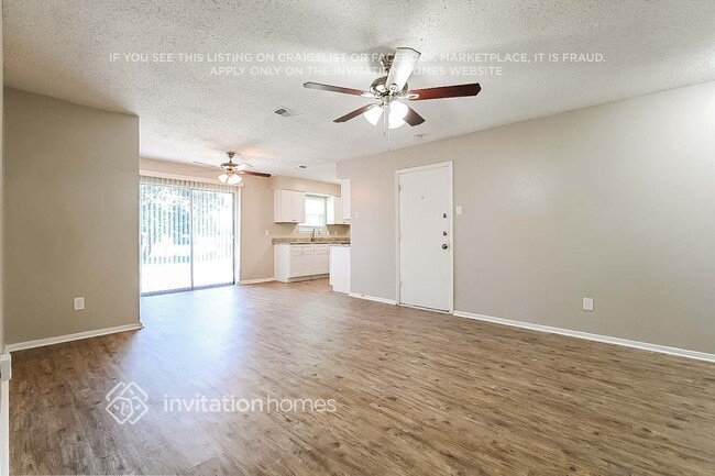 Foto del edificio - 401 Pecan St