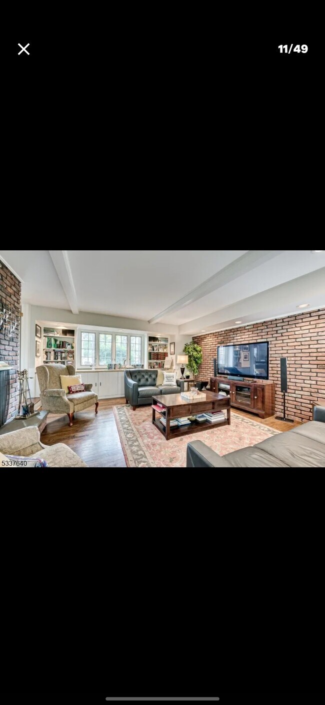 Foto del edificio - 6 Oak Grove Ln