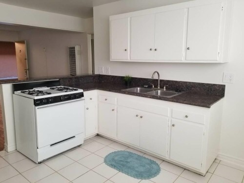 Foto del edificio - 15719 Eucalyptus Ave