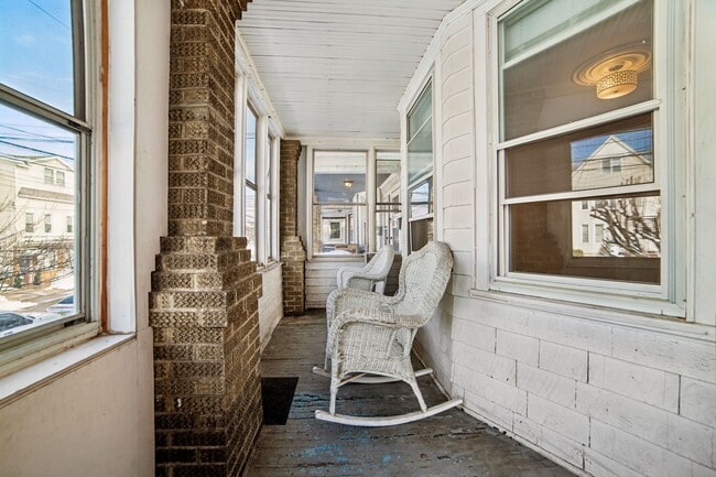 Building Photo - 78 W 6th St