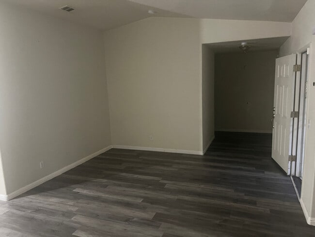 Building Photo - 134 Cordova Ln
