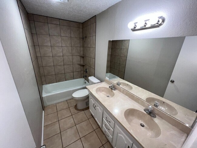 Foto del edificio - 4901 57th St