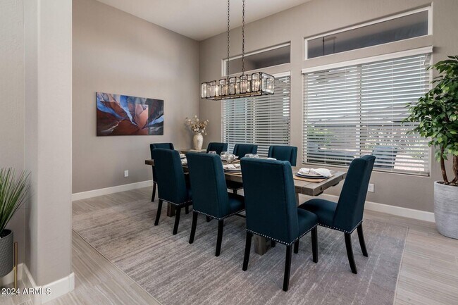 Building Photo - Upgraded 4 Bed 3.5 Bath in Litchfield Park!