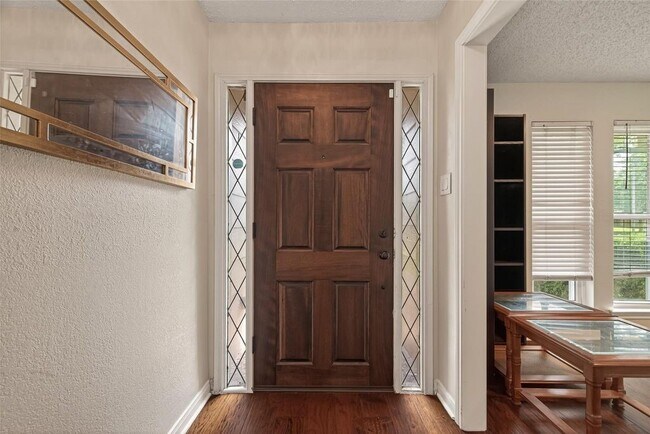 Foto del edificio - 14507 Ravenhurst Ln