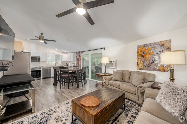 Interior Photo - 6679-6681 La Jolla Dr