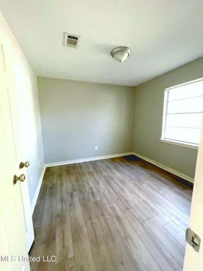 Foto del edificio - Move In Ready 3br/1Ba