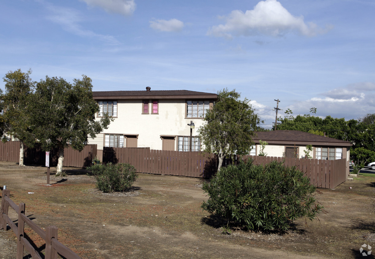 Primary Photo - Burroughs Street Apartments