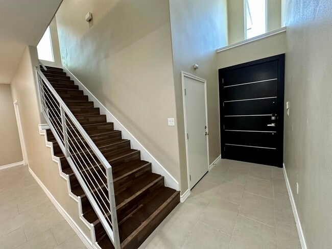 Building Photo - 7978 Elka Lp