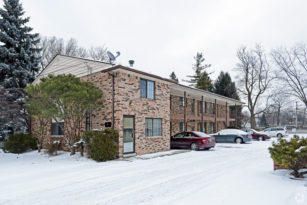 Building Photo - 102 N Washington Ave