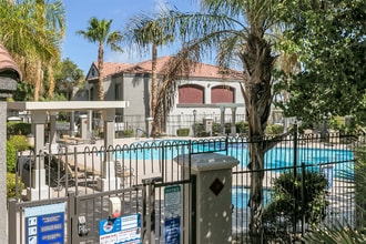 Building Photo - 950 Seven Hills Dr