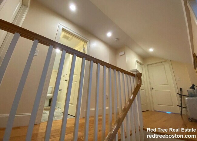 Building Photo - 3 Griggs Pl