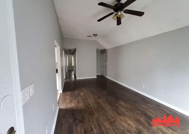 Foto del edificio - 3035 Meadows Ln