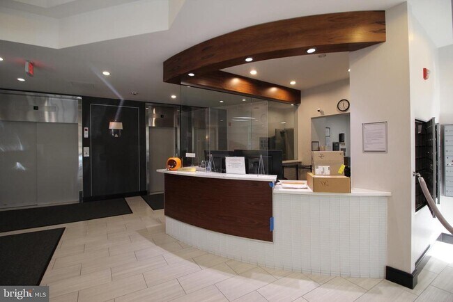 Foto del edificio - 1225 Martha Custis Dr