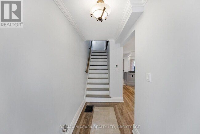 Photo du bâtiment - 35 Lowell Ave