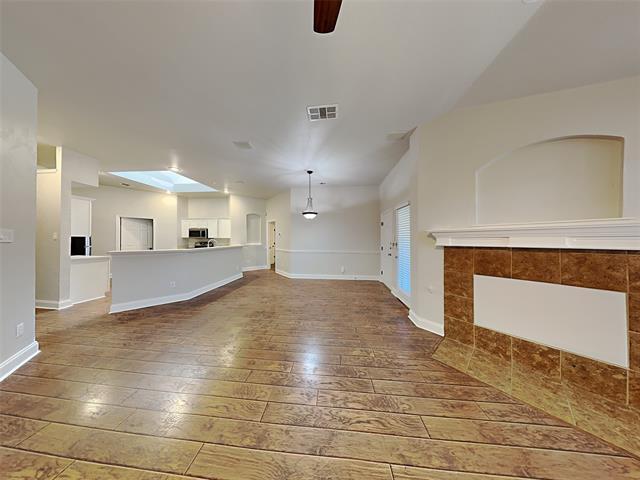 Foto del edificio - 2461 Wagonwheel Dr