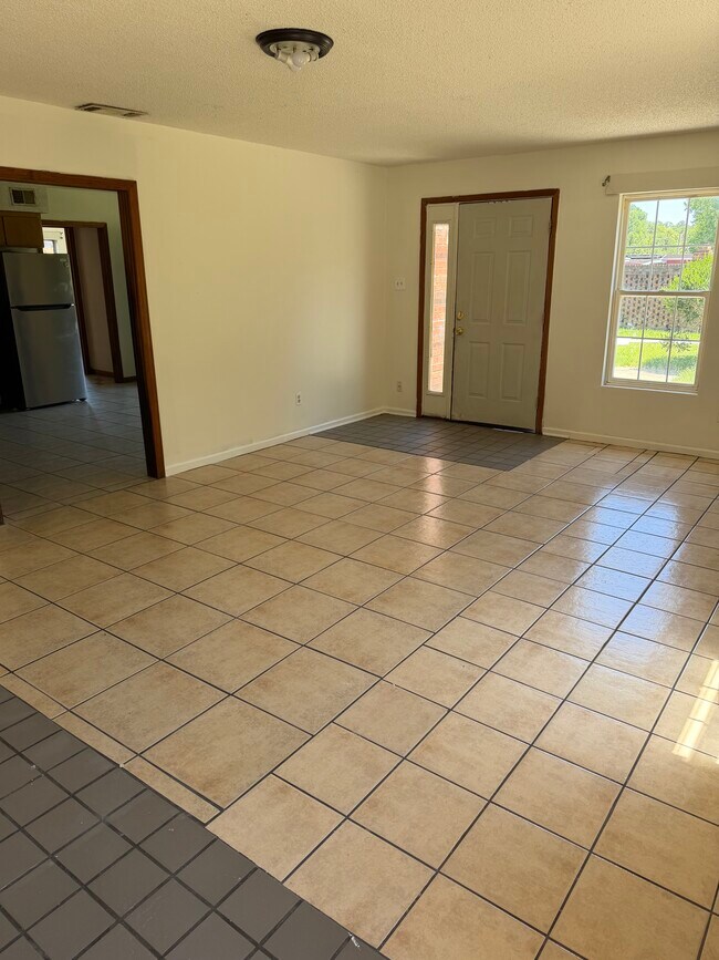 Foto del edificio - 51 Arkwright Ln