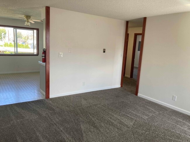 Building Photo - 409 S 10th Avenue