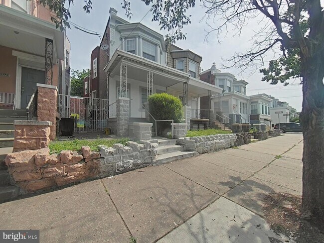 Building Photo - 5723 Spruce St