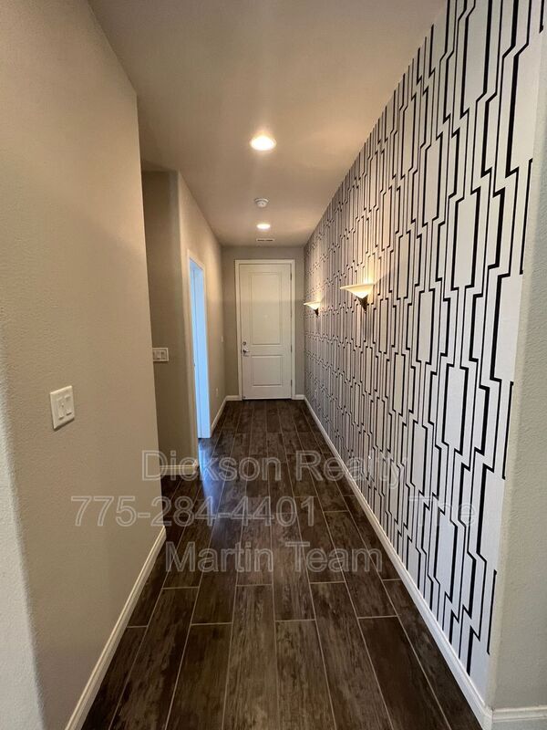 Building Photo - 774 Sweet Briar Ln