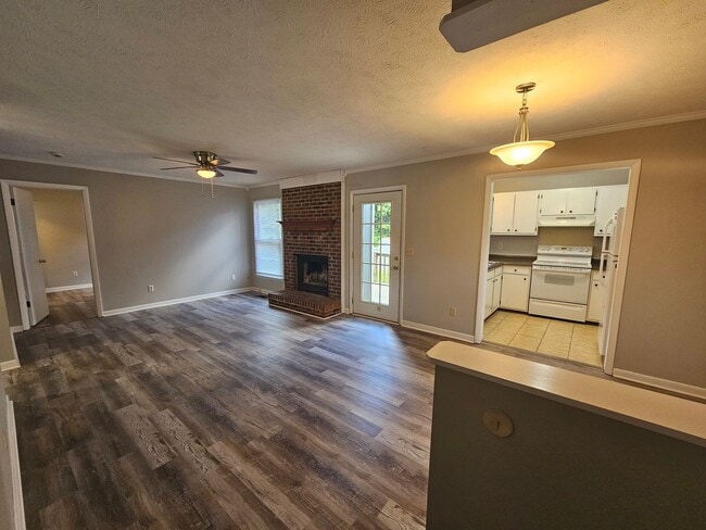 Building Photo - 7360 Van Grayson Loop
