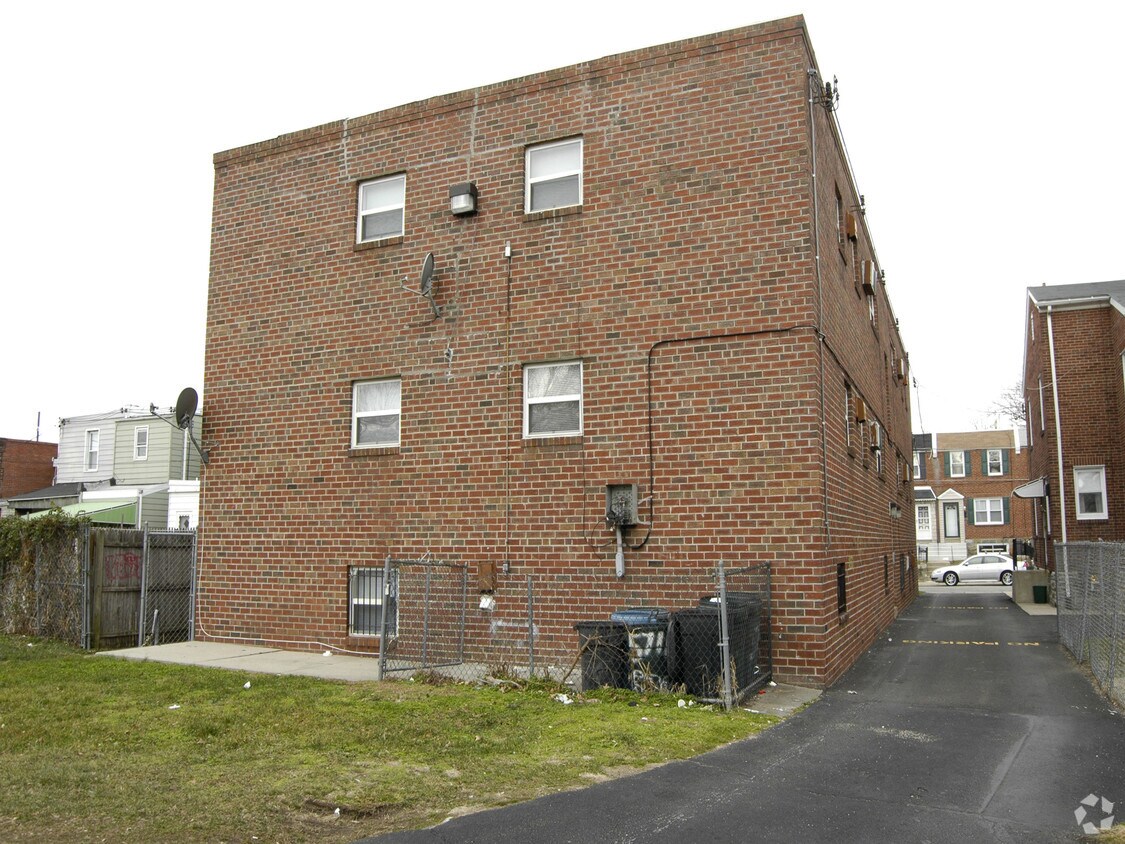 Foto del edificio - 5711 Erdrick St