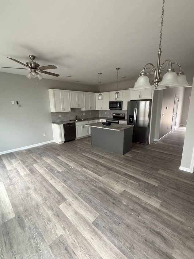 Building Photo - 25 Goliath Dr