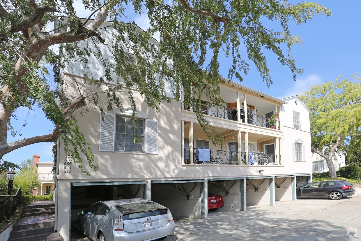 Building Photo - 605-613 Midvale Ave