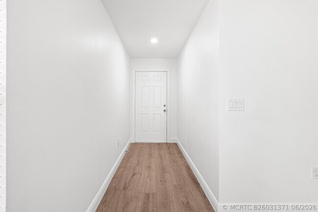 Building Photo - 5870 NW Pine Trail Cir