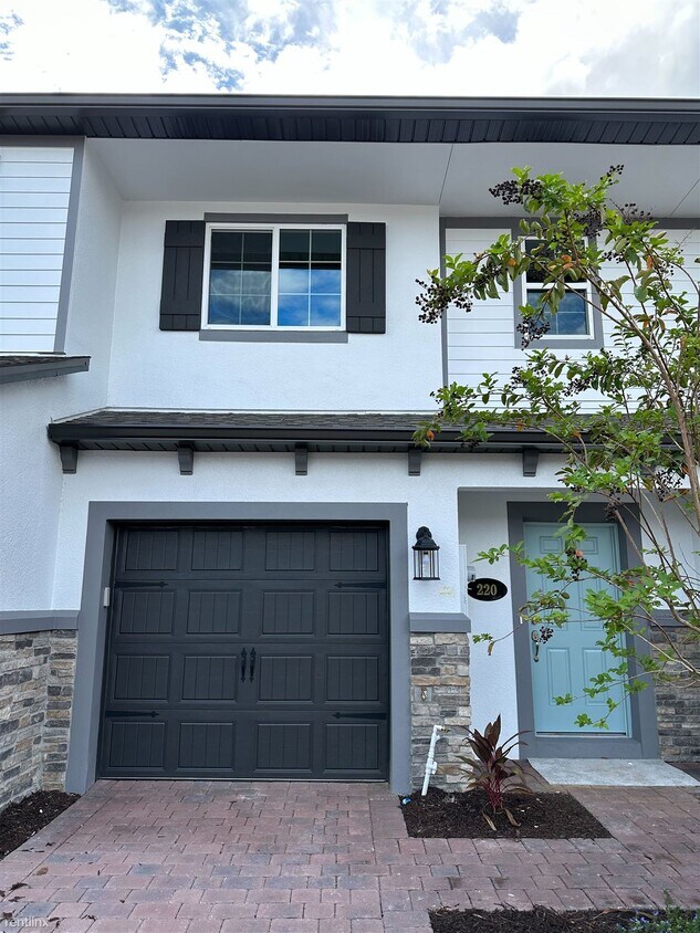 Primary Photo - 3 br, 2.5 bath Townhome - 220 Cape Honeysu...