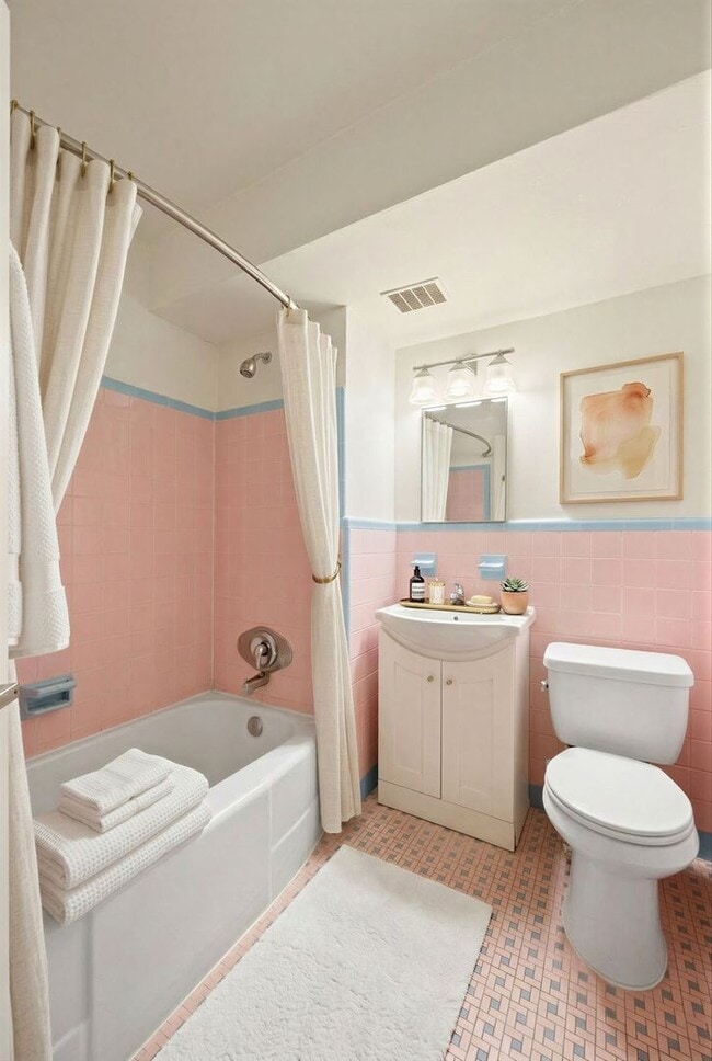 Interior Photo - Metropolitan Wynnefield