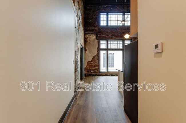 Foto del edificio - 124 Monroe Ave